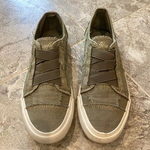 Blowfish Malibu Olive Green Slip On Canvas Women's Size 8